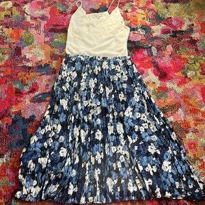 Pleated floral midi skirt